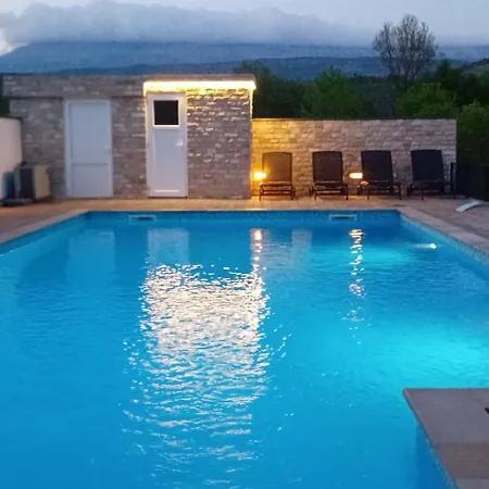 Lila Villa